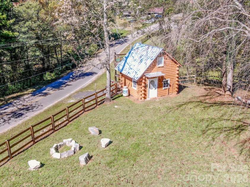 206 Mitchell Trail Road, Statesville, NC 28625.  MLS# CAR4432111, YatesRealty ID 56992. Guest