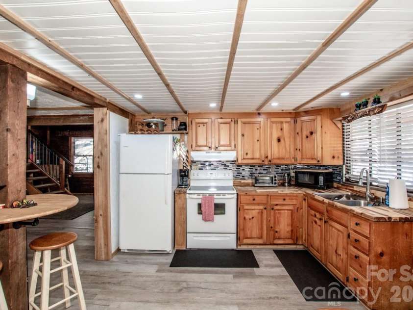206 Mitchell Trail Road, Statesville, NC 28625.  MLS# CAR4432111, YatesRealty ID 56992. Kitchen