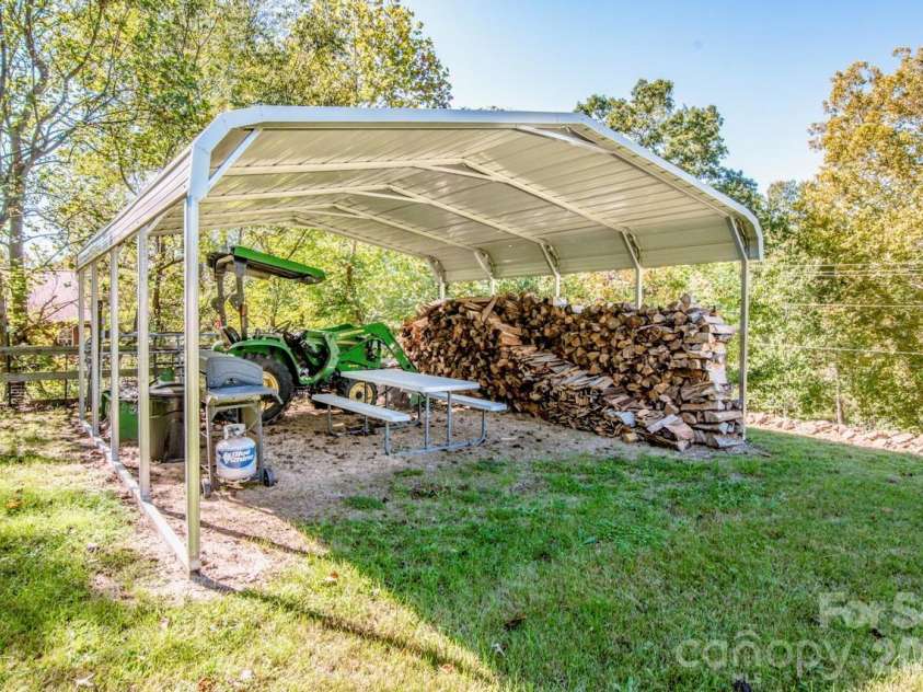 206 Mitchell Trail Road, Statesville, NC 28625.  MLS# CAR4432111, YatesRealty ID 56992. Storage