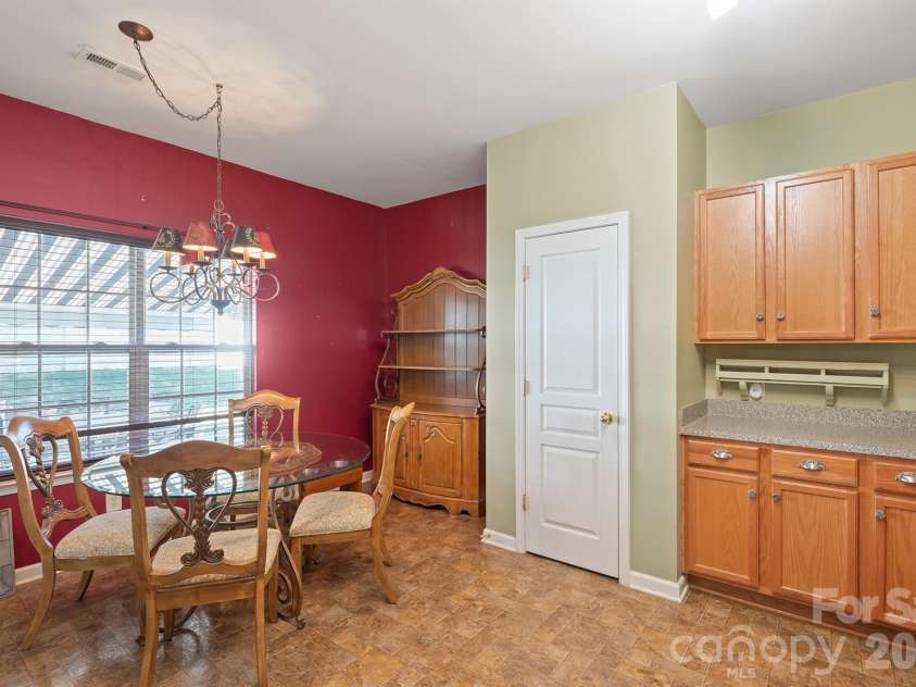 10919 Shelly Renee Drive, Cornelius, NC 28031.  MLS# CAR4431965, YatesRealty ID 56996. 