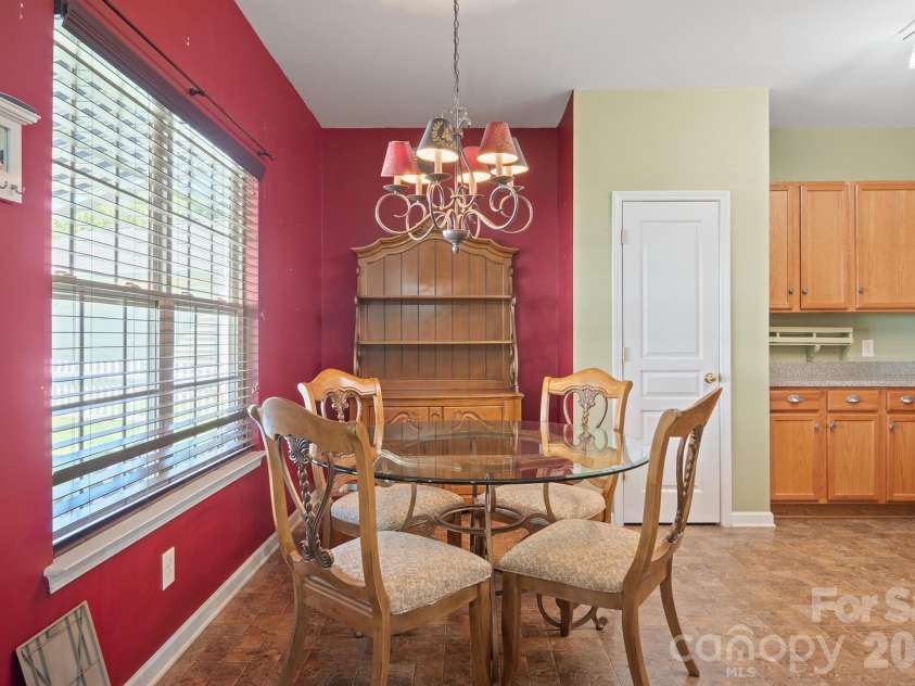 10919 Shelly Renee Drive, Cornelius, NC 28031.  MLS# CAR4431965, YatesRealty ID 56996. 
