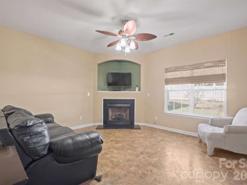 10919 Shelly Renee Drive, Cornelius, NC 28031.  MLS# CAR4431965, YatesRealty ID 56996. 