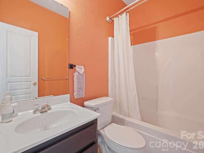 10919 Shelly Renee Drive, Cornelius, NC 28031.  MLS# CAR4431965, YatesRealty ID 56996. 
