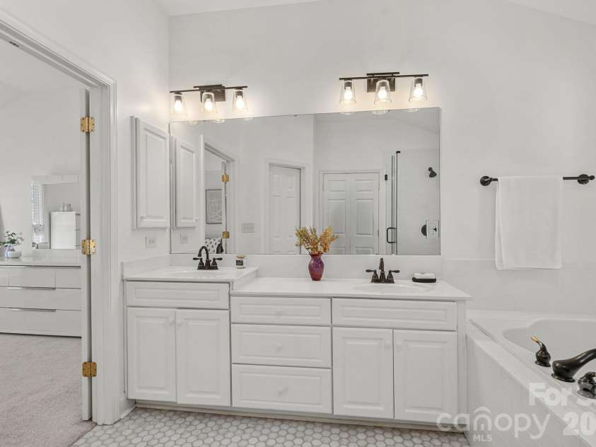 15744 Trenton Place Road, Huntersville, NC 28078.  MLS# CAR4431973, YatesRealty ID 56997. 
