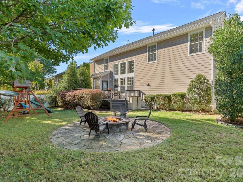 15744 Trenton Place Road, Huntersville, NC 28078.  MLS# CAR4431973, YatesRealty ID 56997. 