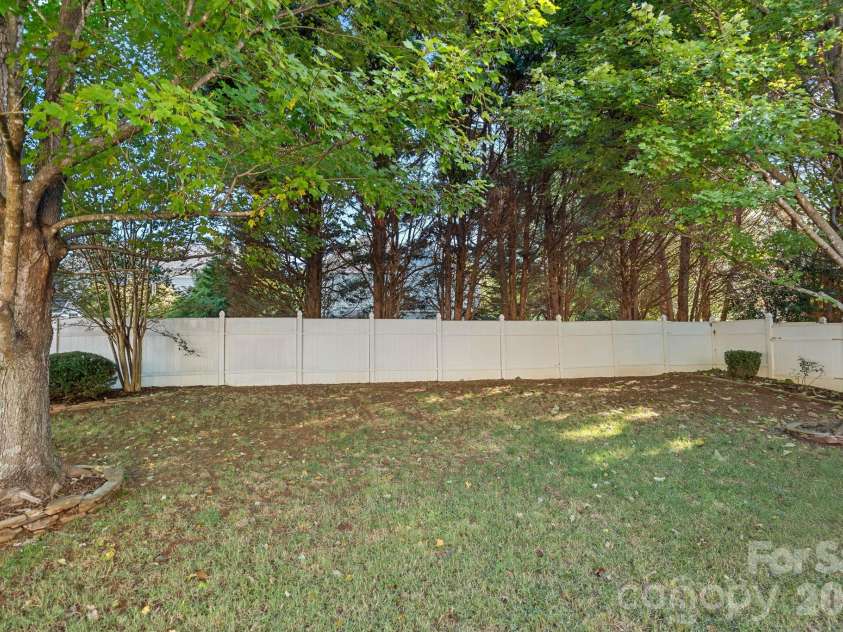 15744 Trenton Place Road, Huntersville, NC 28078.  MLS# CAR4431973, YatesRealty ID 56997. 