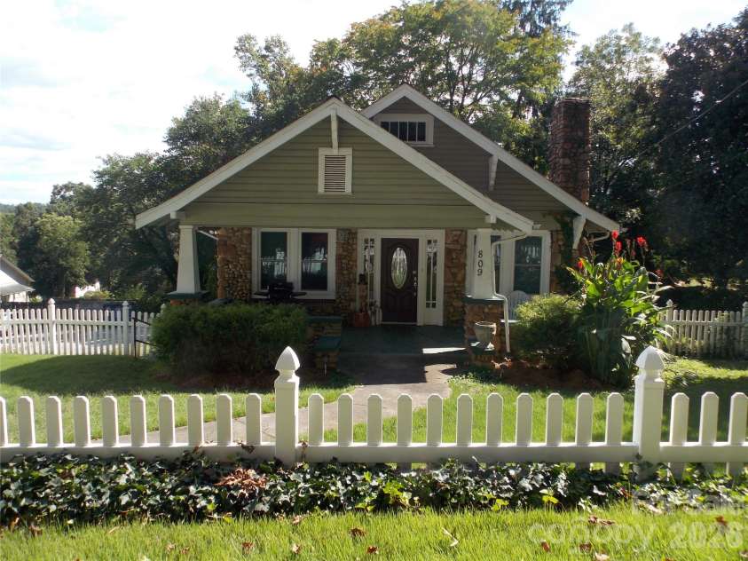 809 Grove Avenue, Lenoir, NC 28645.  MLS# CAR4431508, YatesRealty ID 56999. 