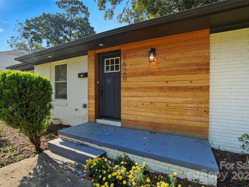 1620 Academy Street, Charlotte, NC 28205.  MLS# CAR4306339, YatesRealty ID 570. 