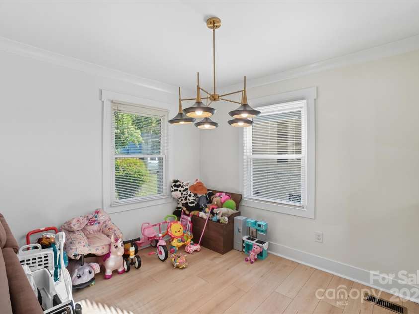 1620 Academy Street, Charlotte, NC 28205.  MLS# CAR4306339, YatesRealty ID 570. 