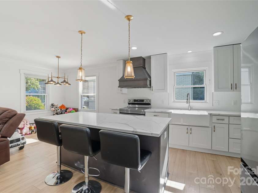 1620 Academy Street, Charlotte, NC 28205.  MLS# CAR4306339, YatesRealty ID 570. 