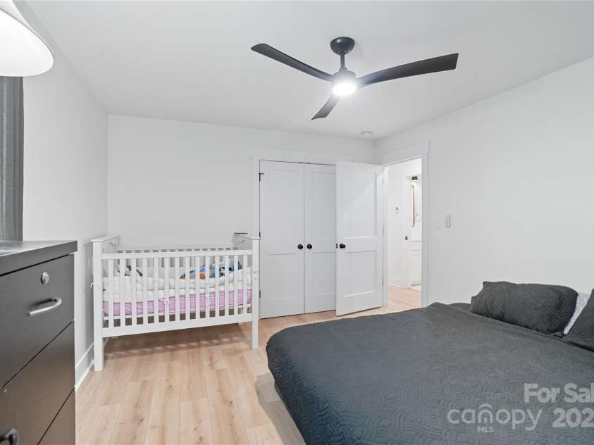 1620 Academy Street, Charlotte, NC 28205.  MLS# CAR4306339, YatesRealty ID 570. 