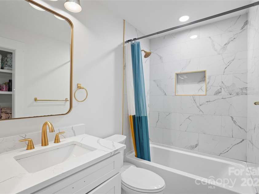 1620 Academy Street, Charlotte, NC 28205.  MLS# CAR4306339, YatesRealty ID 570. 