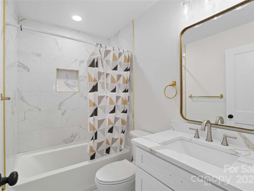 1620 Academy Street, Charlotte, NC 28205.  MLS# CAR4306339, YatesRealty ID 570. 