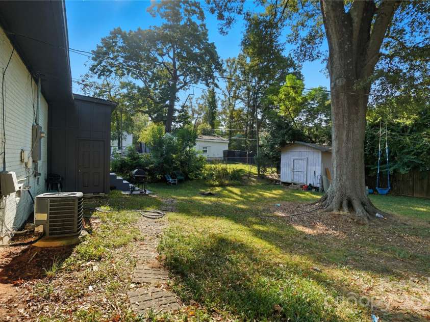 1620 Academy Street, Charlotte, NC 28205.  MLS# CAR4306339, YatesRealty ID 570. 