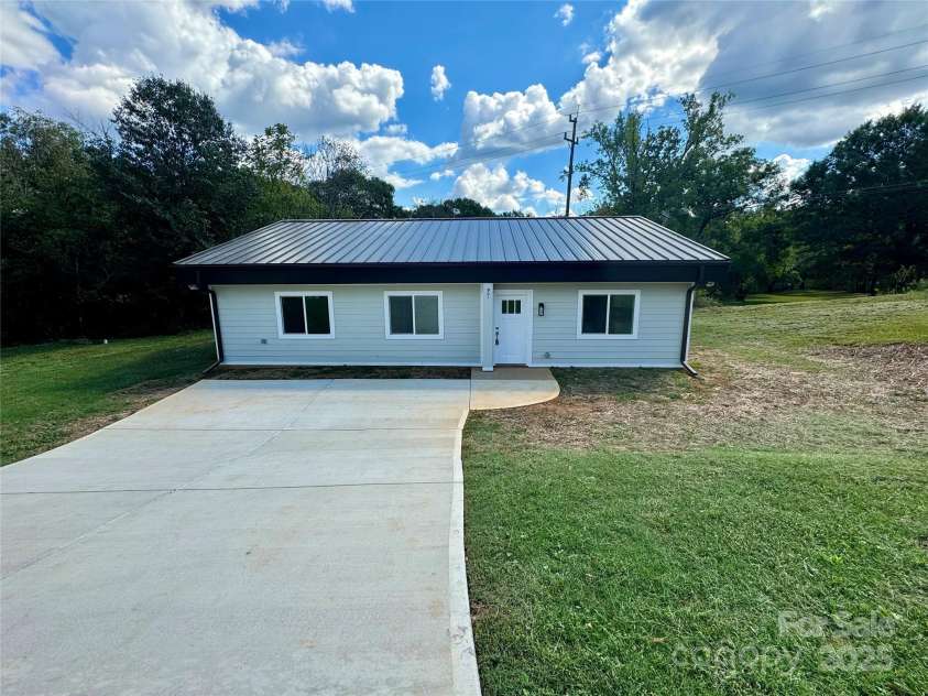 901 Linney Lane, Shelby, NC 28152.  MLS# CAR4188208, YatesRealty ID 570. 