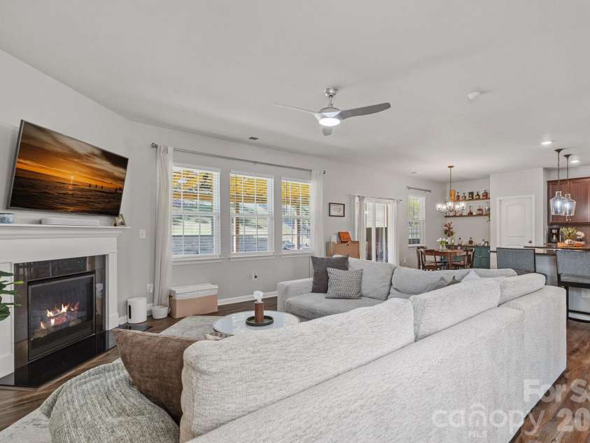 9325 Beecroft Valley Drive, Huntersville, NC 28078.  MLS# CAR4431447, YatesRealty ID 57000. 