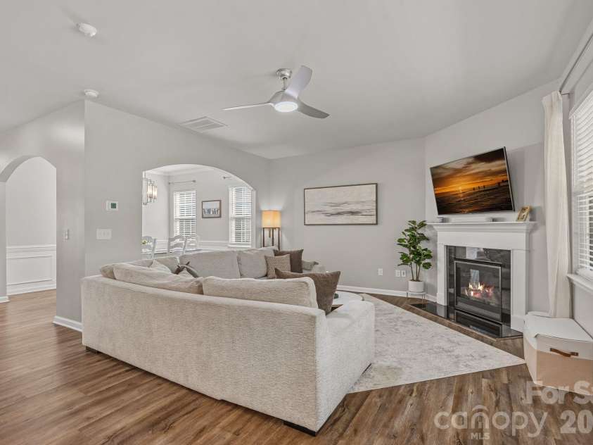 9325 Beecroft Valley Drive, Huntersville, NC 28078.  MLS# CAR4431447, YatesRealty ID 57000. 