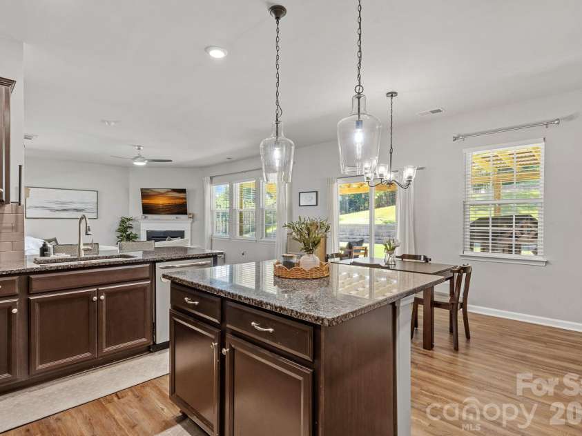 9325 Beecroft Valley Drive, Huntersville, NC 28078.  MLS# CAR4431447, YatesRealty ID 57000. 