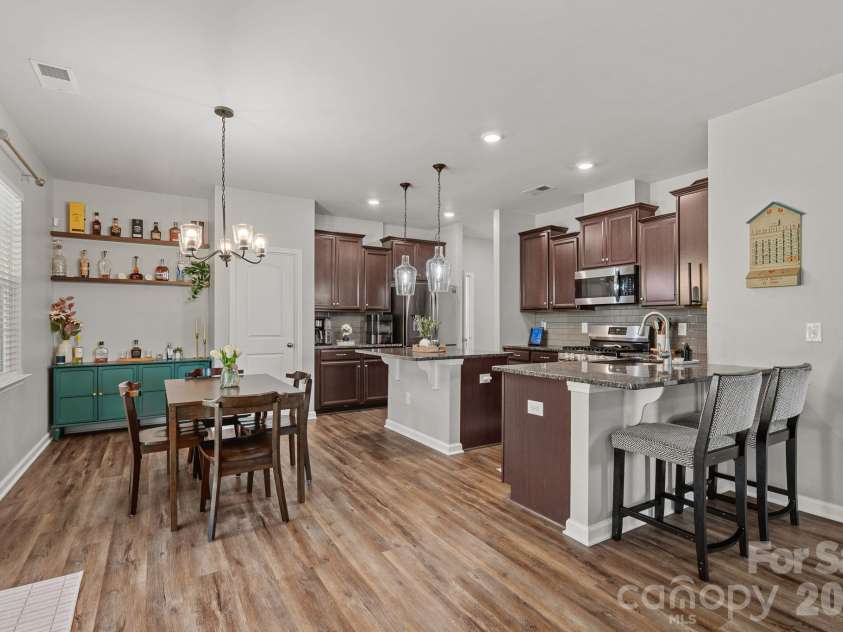 9325 Beecroft Valley Drive, Huntersville, NC 28078.  MLS# CAR4431447, YatesRealty ID 57000. 