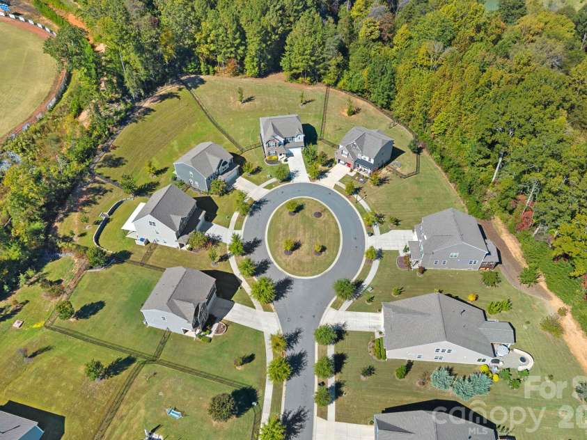 9325 Beecroft Valley Drive, Huntersville, NC 28078.  MLS# CAR4431447, YatesRealty ID 57000. 