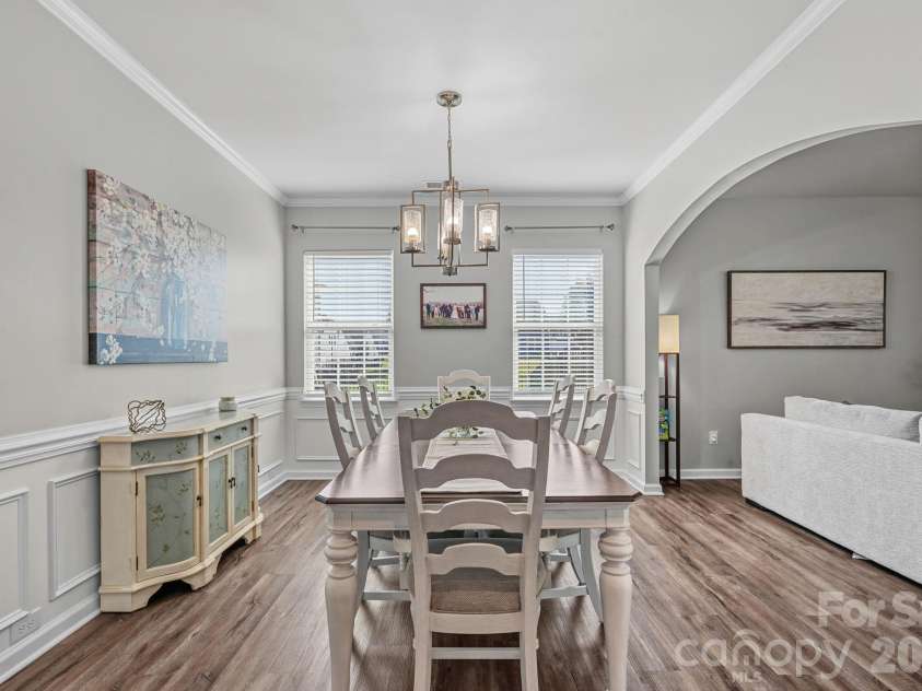 9325 Beecroft Valley Drive, Huntersville, NC 28078.  MLS# CAR4431447, YatesRealty ID 57000. Formal Dining