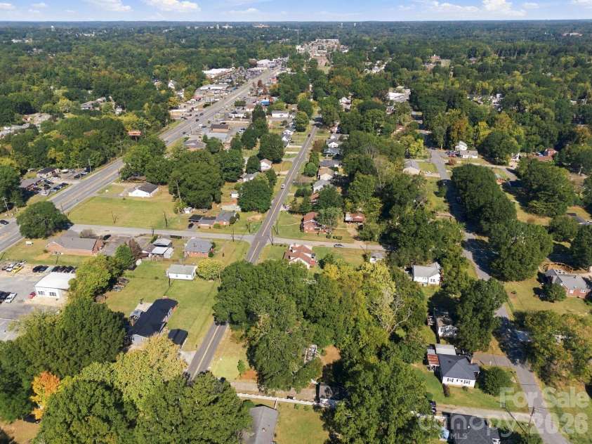 2205 Pennsylvania Avenue, Kannapolis, NC 28083.  MLS# CAR4431254, YatesRealty ID 57002. 