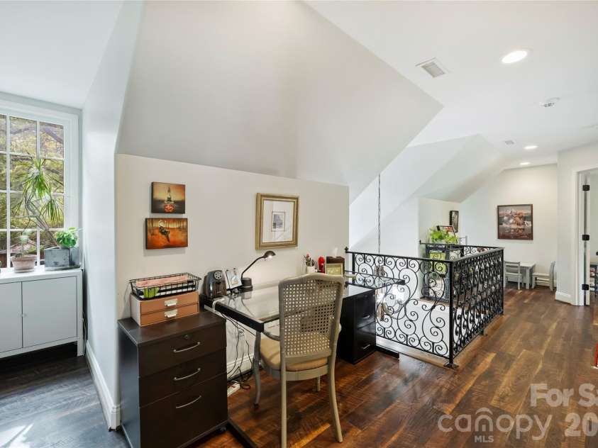 3632 Chevington Road, Charlotte, NC 28226.  MLS# CAR4431226, YatesRealty ID 57004. 