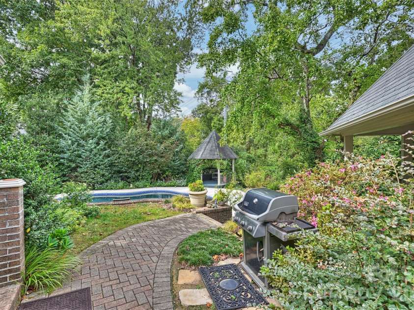 3632 Chevington Road, Charlotte, NC 28226.  MLS# CAR4431226, YatesRealty ID 57004. 