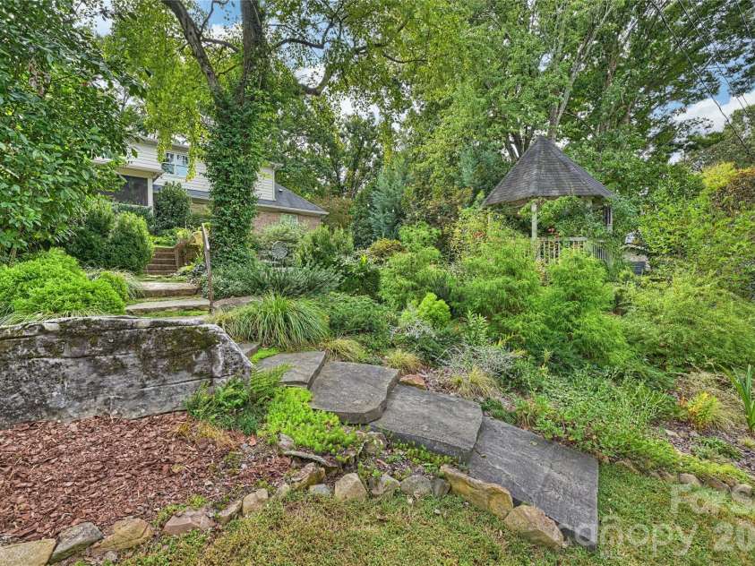3632 Chevington Road, Charlotte, NC 28226.  MLS# CAR4431226, YatesRealty ID 57004. 