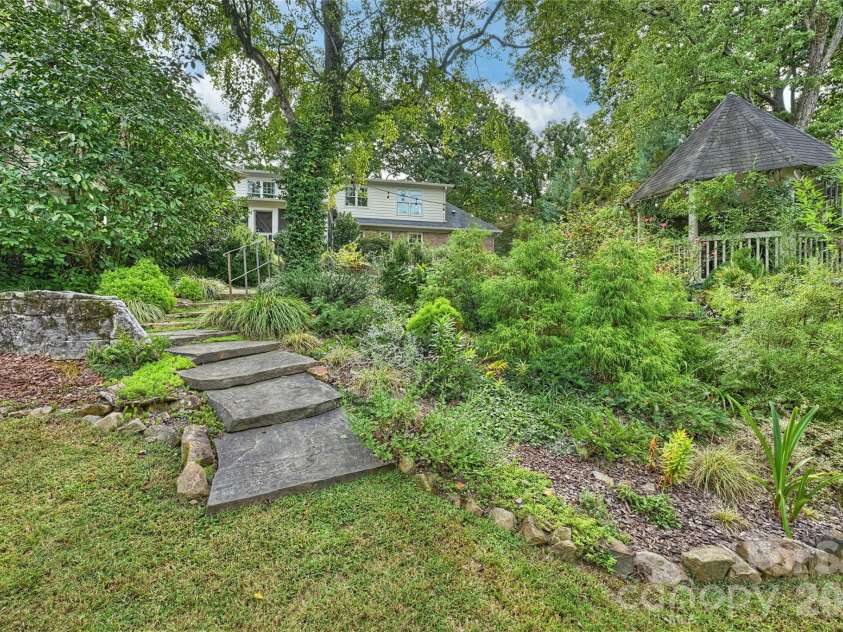 3632 Chevington Road, Charlotte, NC 28226.  MLS# CAR4431226, YatesRealty ID 57004. 