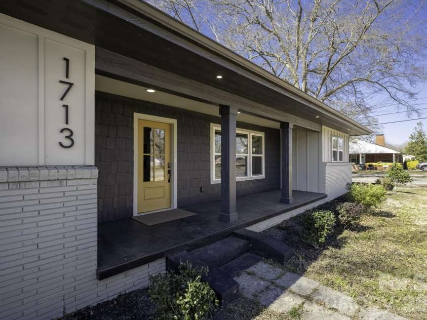 1713 Davis Park Road, Gastonia, NC 28052.  MLS# CAR4341054, YatesRealty ID 57010. 