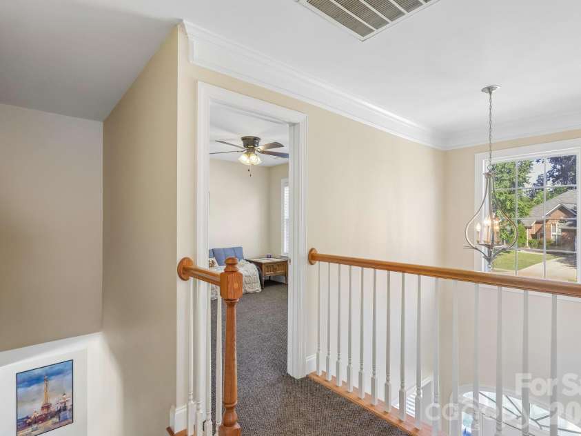 8645 Ridgeline Lane, Charlotte, NC 28269.  MLS# CAR4428118, YatesRealty ID 57012. 