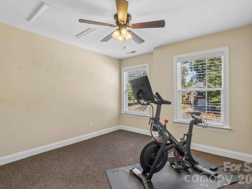 8645 Ridgeline Lane, Charlotte, NC 28269.  MLS# CAR4428118, YatesRealty ID 57012. 