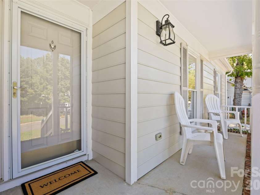 2916 Winghaven Lane, Charlotte, NC 28210.  MLS# CAR4427049, YatesRealty ID 57013. 