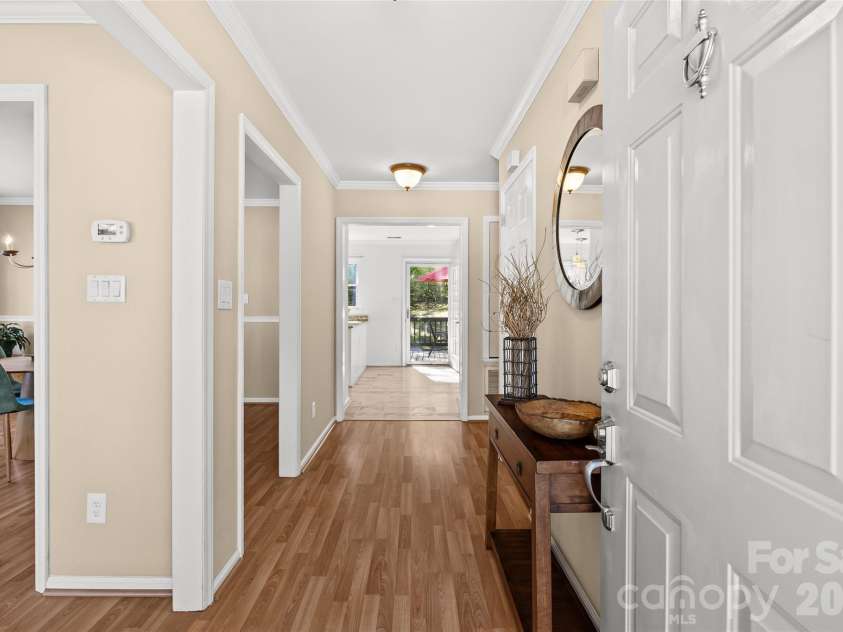 2916 Winghaven Lane, Charlotte, NC 28210.  MLS# CAR4427049, YatesRealty ID 57013. 