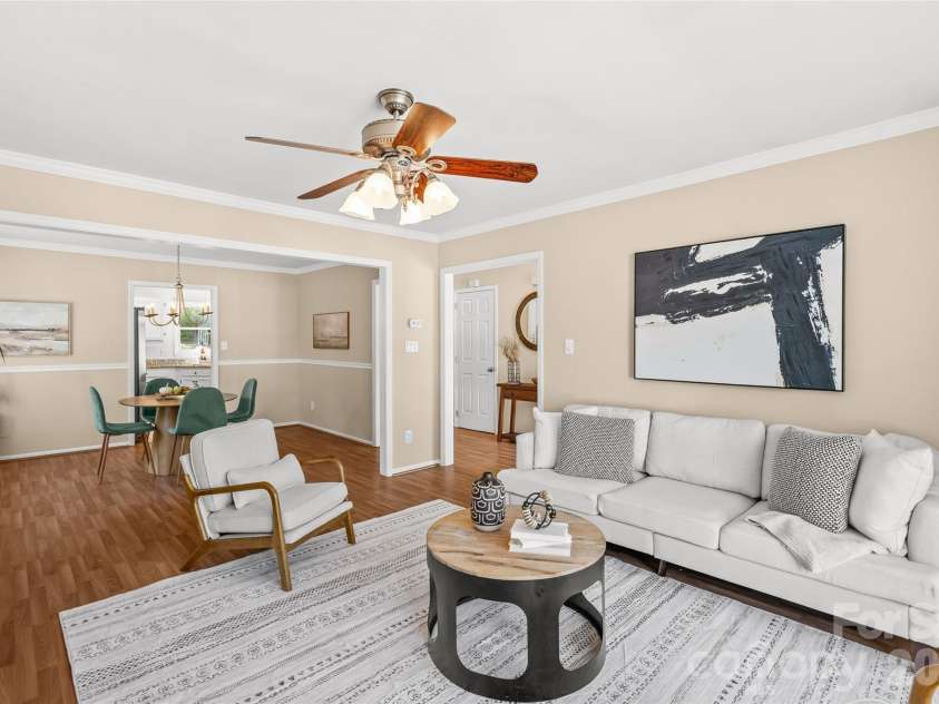 2916 Winghaven Lane, Charlotte, NC 28210.  MLS# CAR4427049, YatesRealty ID 57013. 