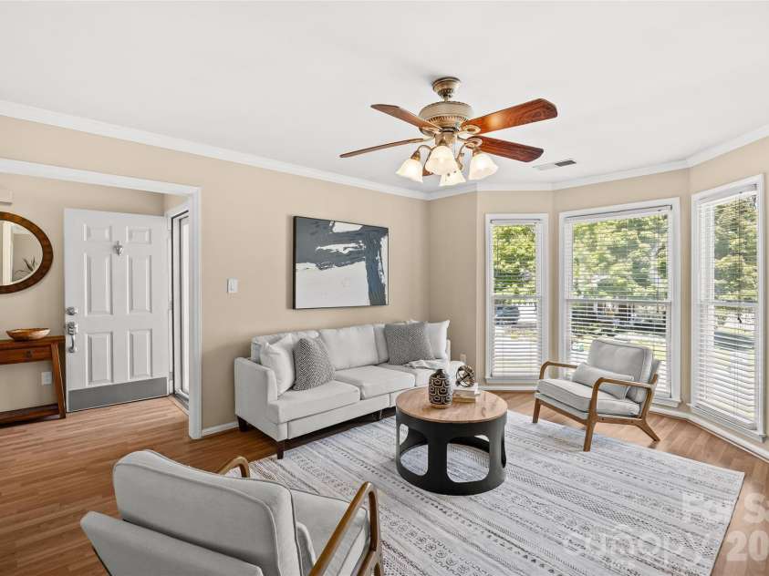 2916 Winghaven Lane, Charlotte, NC 28210.  MLS# CAR4427049, YatesRealty ID 57013. 