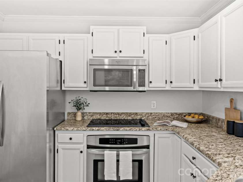2916 Winghaven Lane, Charlotte, NC 28210.  MLS# CAR4427049, YatesRealty ID 57013. 