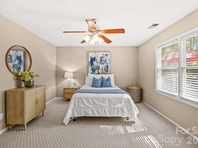 2916 Winghaven Lane, Charlotte, NC 28210.  MLS# CAR4427049, YatesRealty ID 57013. 