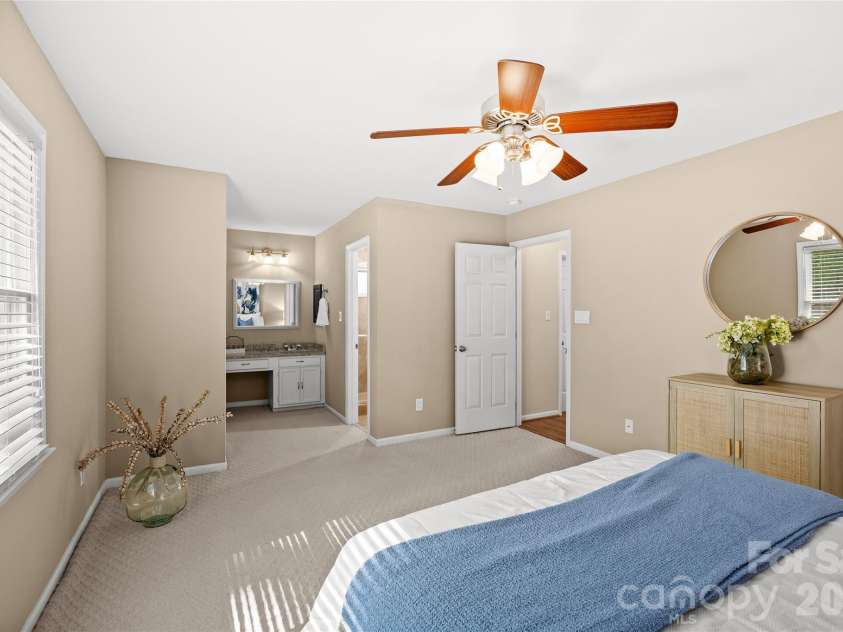 2916 Winghaven Lane, Charlotte, NC 28210.  MLS# CAR4427049, YatesRealty ID 57013. 
