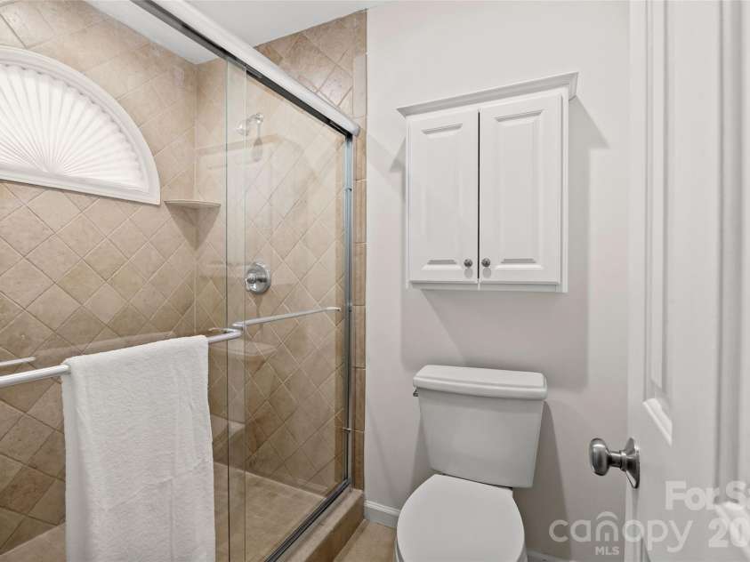 2916 Winghaven Lane, Charlotte, NC 28210.  MLS# CAR4427049, YatesRealty ID 57013. 