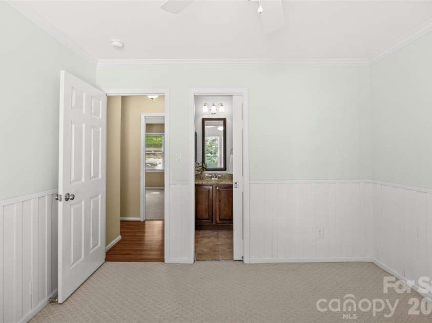 2916 Winghaven Lane, Charlotte, NC 28210.  MLS# CAR4427049, YatesRealty ID 57013. 