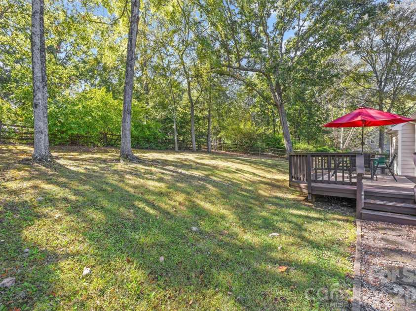 2916 Winghaven Lane, Charlotte, NC 28210.  MLS# CAR4427049, YatesRealty ID 57013. 