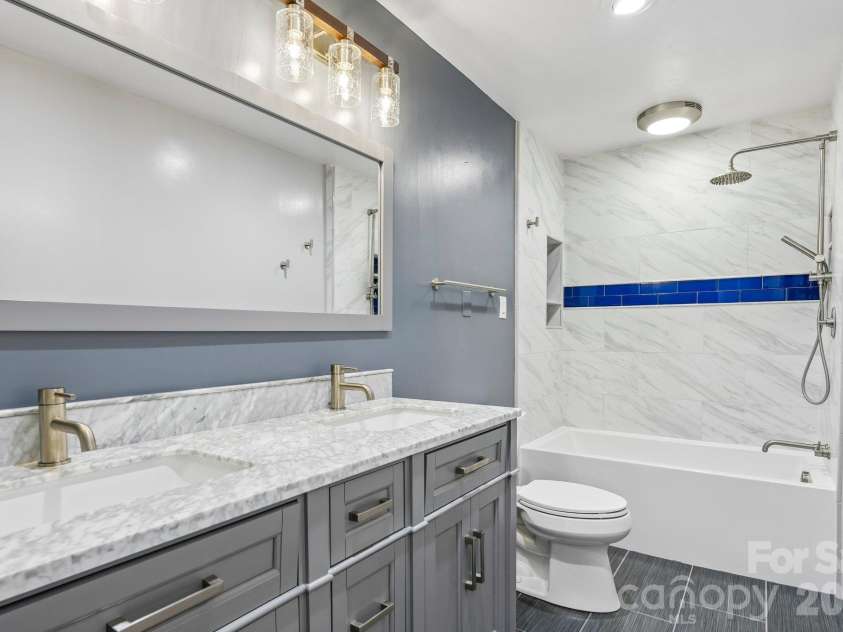 201 Wood Duck Loop, Mooresville, NC 28117.  MLS# CAR4425713, YatesRealty ID 57017. 2nd Full Bathroom