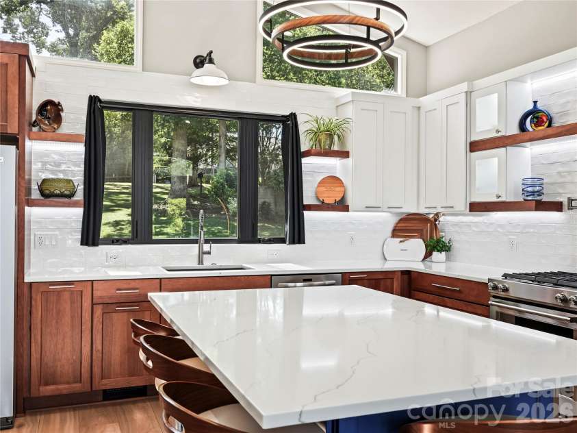 201 Wood Duck Loop, Mooresville, NC 28117.  MLS# CAR4425713, YatesRealty ID 57017. Gourmet Kitchen