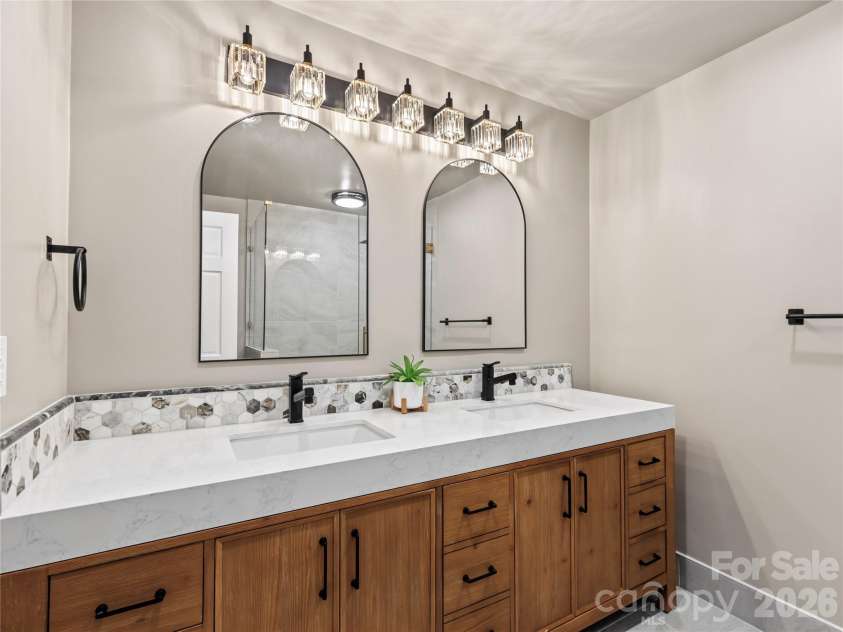 201 Wood Duck Loop, Mooresville, NC 28117.  MLS# CAR4425713, YatesRealty ID 57017. Primary Bathroom