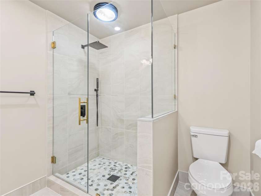 201 Wood Duck Loop, Mooresville, NC 28117.  MLS# CAR4425713, YatesRealty ID 57017. Primary Bathroom