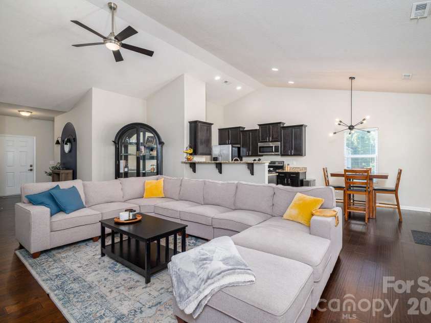 9012 Avery Meadows Drive, Charlotte, NC 28216.  MLS# CAR4426885, YatesRealty ID 57018. 