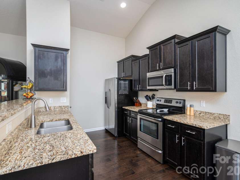 9012 Avery Meadows Drive, Charlotte, NC 28216.  MLS# CAR4426885, YatesRealty ID 57018. 