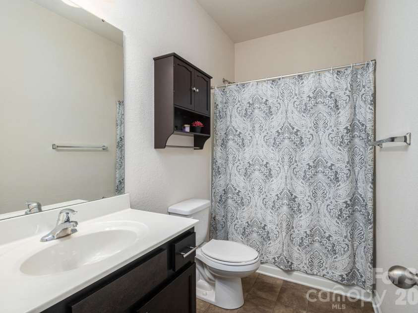 9012 Avery Meadows Drive, Charlotte, NC 28216.  MLS# CAR4426885, YatesRealty ID 57018. 